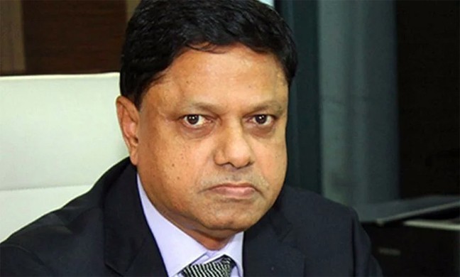 ম্যাক্স গ্রুপের চেয়ারম্যান বিমানবন্দর থেকে গ্রেপ্তার