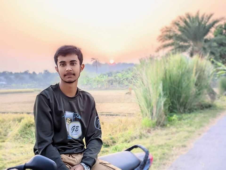 থার্টিফার্স্ট নাইট উদ্‌যাপনের সময় ছাদ থেকে পড়ে স্কুলছাত্রের মৃত্যু