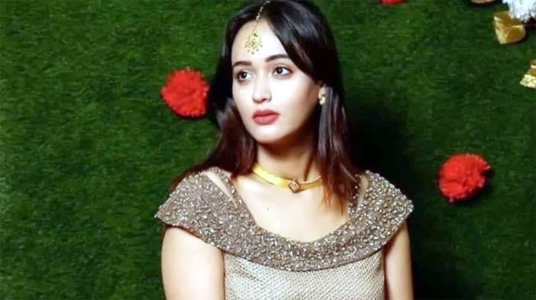 দ্বিতীয়বারের মতো ‘প্রবাসীর স্ত্রী’ হলেন অহনা