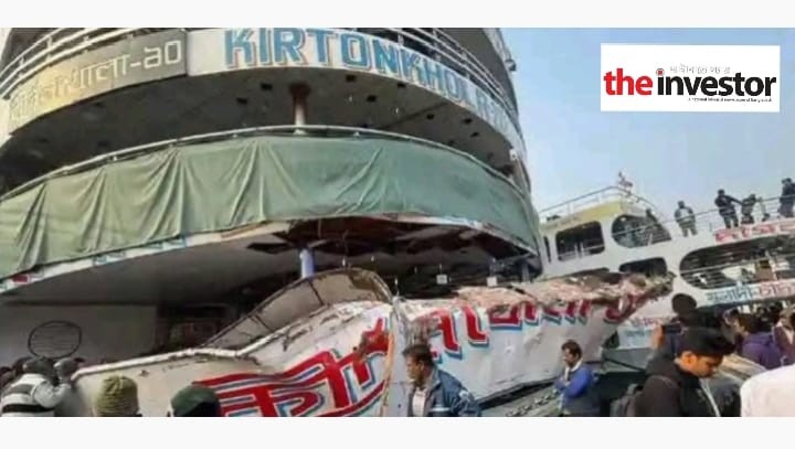 মধ্যরাতে মেঘনা নদীতে প্রিন্স আওলাদ-১০ লঞ্চ ও এমভি কীর্তনখোলা-১০ লঞ্চের মুখোমুখি সংঘর্ষ