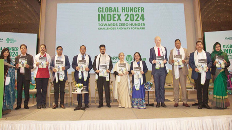 বিশ্ব ক্ষুধা সূচকে নেপাল ও শ্রীলংকার চেয়ে পিছিয়ে রয়েছে বাংলাদেশ।  ১১.৯ শতাংশ মানুষ এখনো অপুষ্টিতে ভুগছে।