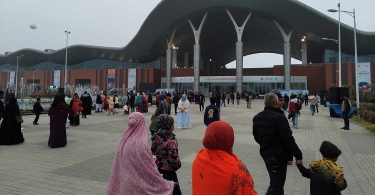 বাণিজ্যমেলায় ৫০ শতাংশ ছাড়ে সেবা দিচ্ছে উবার