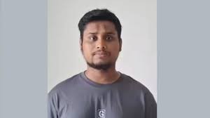 বিশ্ববিদ্যালয়ে ভর্তিতে ফি কমানো ও গুচ্ছ পদ্ধতি চালুর দাবি হাসনাতের