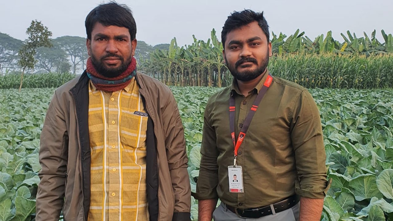হতাশ হয়ে পড়া মেহেরপুরের কৃষকের পাশে ‘স্বপ্ন’