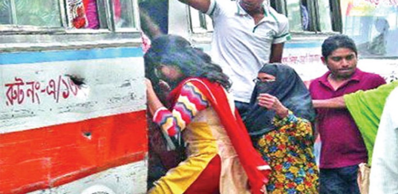 গণপরিবহনে নারী হয়রানি: সমাধান কোথায়