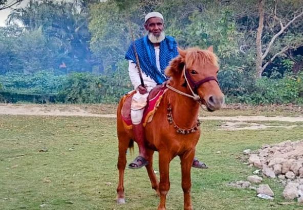 ৩ হাজারের বেশি কবর খোঁড়া মনু মিয়া আর নেই, শেষ হল নিঃস্বার্থ জীবনের অধ্যায়