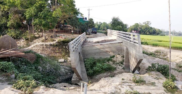 সেতু মন্ত্রণালয় থেকে বাদ যাচ্ছে ১১১৮৬ কোটি টাকার অপ্রয়োজনীয় ব্যয়