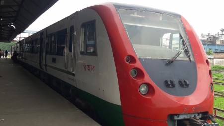 ৬০০ কোটি টাকার ডেমু ট্রেন ভাঙারি হিসেবে বিক্রির পরিকল্পনা
