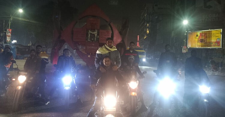 ছাত্রলীগের বিচার দাবিতে গভীর রাতে শাহবাগ থানা ছাত্রদলের মিছিল