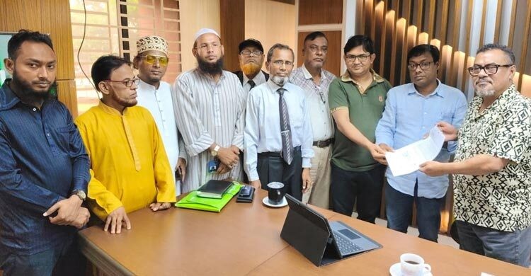 দুর্ভোগে খুলনা-সাতক্ষীরা মহাসড়ক, সংস্কারের দাবিতে নাগরিকদের স্মারকলিপি