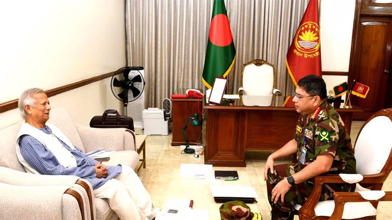 প্রধান উপদেষ্টার সঙ্গে সাক্ষাৎ করলেন সেনাপ্রধান