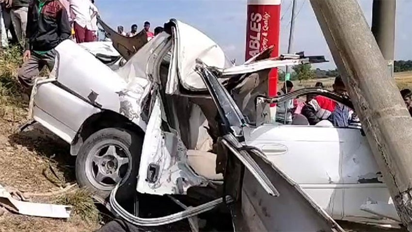 সিলেটে নিয়ন্ত্রণ হারিয়ে খাদে পড়লো প্রাইভেটকার, নিহত ৩
